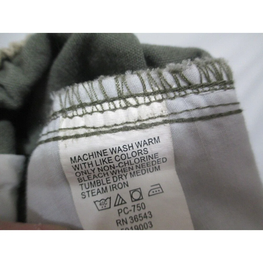 NWT Van Heusen Mens Khaki Cargo Shorts 100% Cotton 42x9